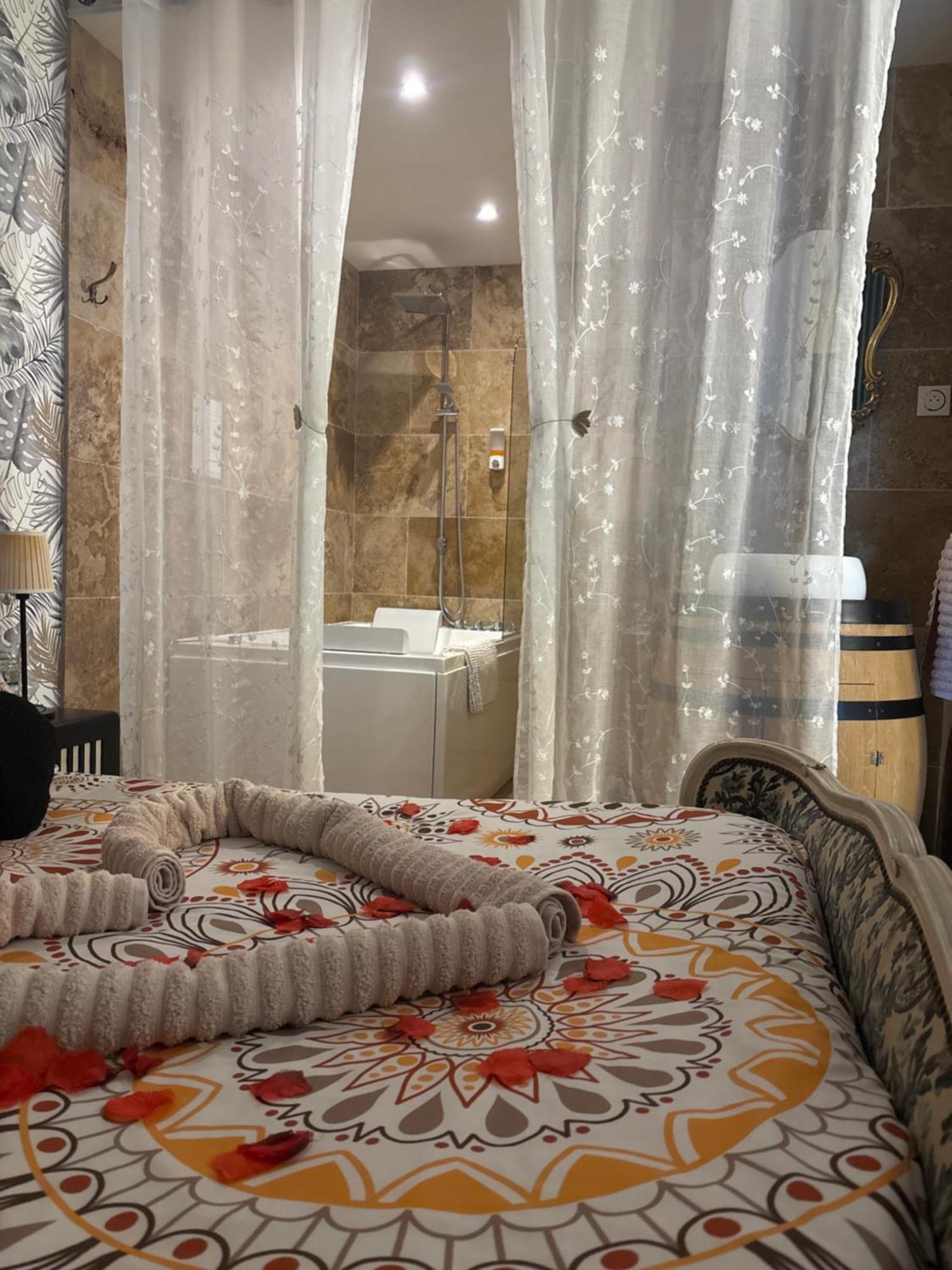 Romantisme Et Glamour Avec Spa ,Jardin Proche Zenith Dijon Dış mekan fotoğraf